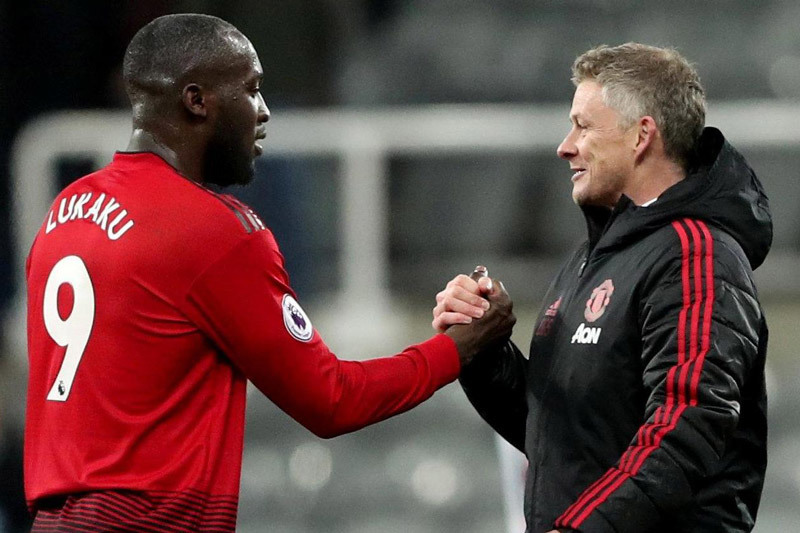 Lukaku bay cao cùng MU: Niềm tin của Solskjaer