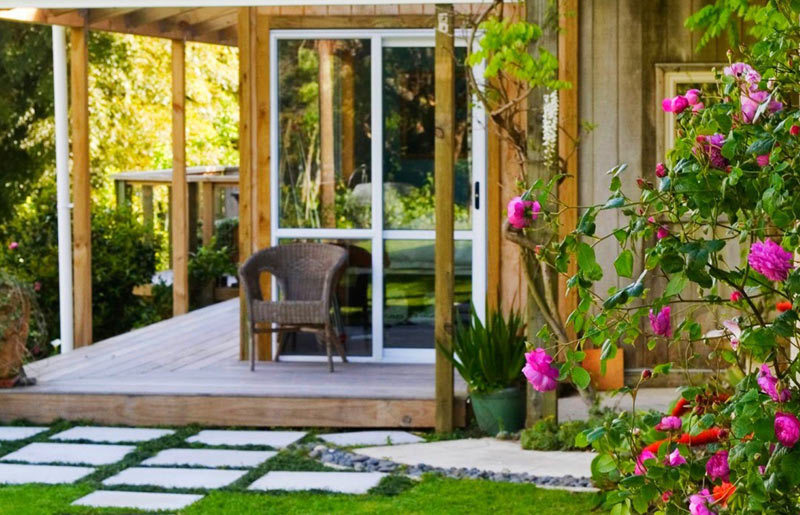 Nữ giúp việc 'đắc thắng' sau khi vợ ôm con về nhà ngoại