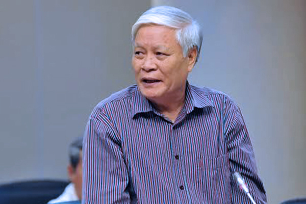 Sếp không ưa nịnh, công chức muốn cũng chẳng nịnh được