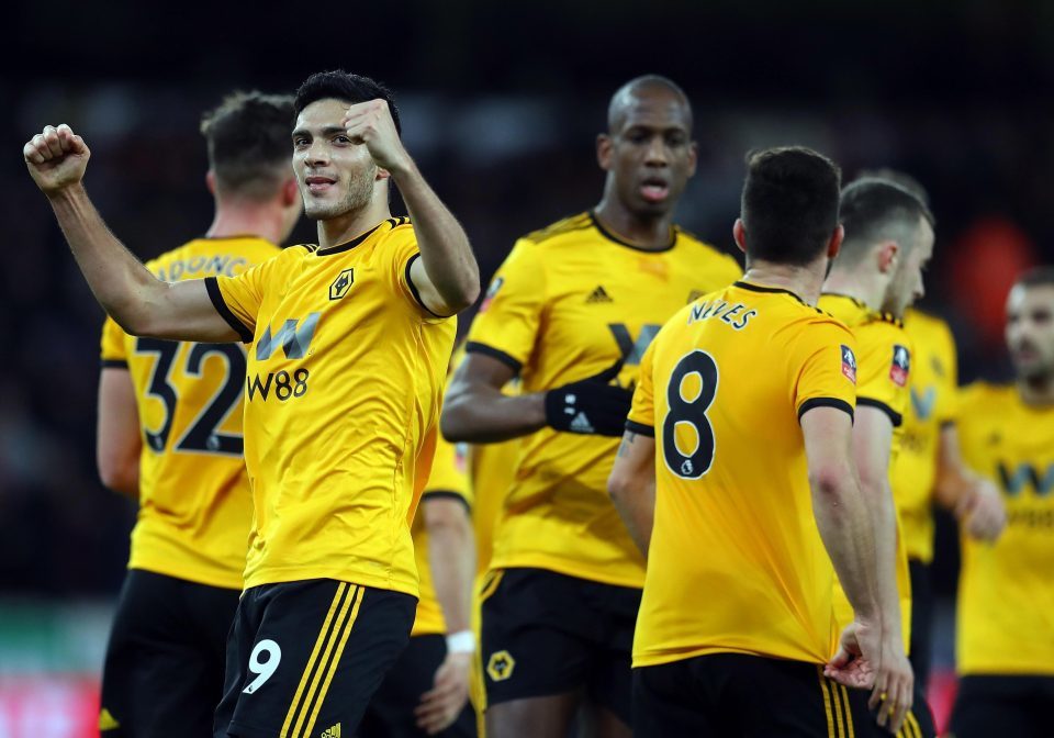 Liverpool bị Wolves đá bay khỏi FA Cup