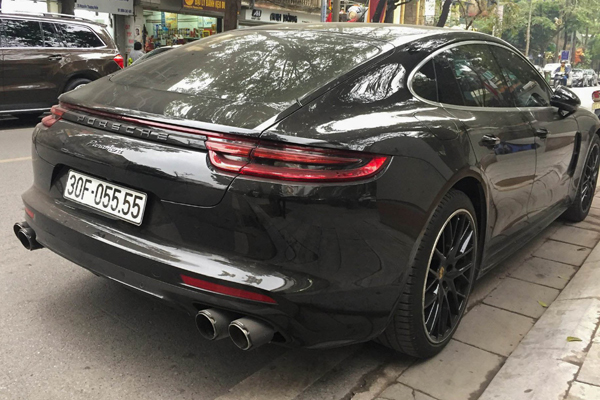 Chi 1 tỷ độ Porsche Panamera, ngả mũ chất chơi dân Hà thành