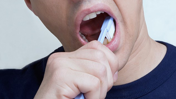 Lười đánh răng, quý ông tăng nguy cơ bị bất lực gấp 3 lần