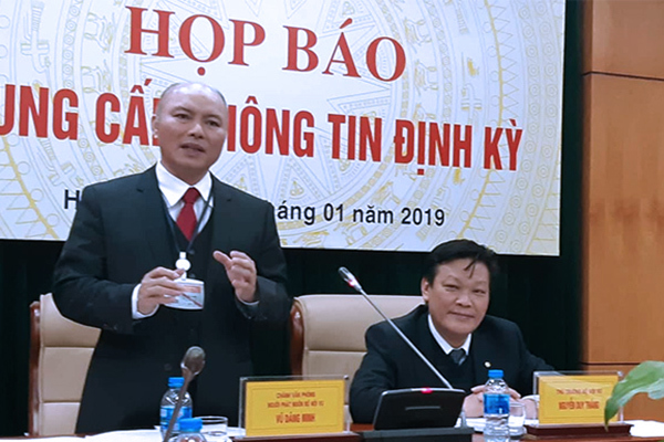 Xe công đón người nhà Bộ trưởng Công thương: 'Chúng tôi nghĩ là sơ suất'