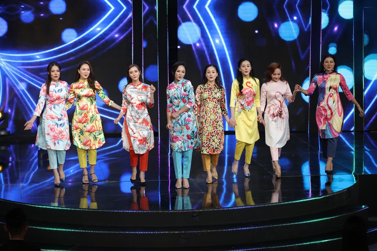 Dàn diễn viên hot nhí nhảnh trong hậu trường chương trình Tết