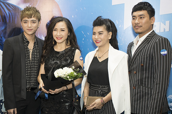 Kiều Minh Tuấn - Cát Phượng lần đầu xuất hiện sau nhiều ồn ào