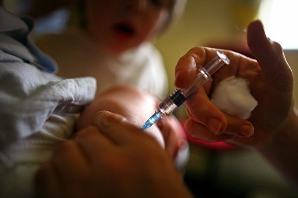 TQ rúng động bê bối hàng loạt trẻ uống vắc-xin hết hạn