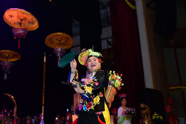 Danh hài Xuân Hinh góp mặt tại Ngày hội tinh hoa đạo Mẫu Việt Nam