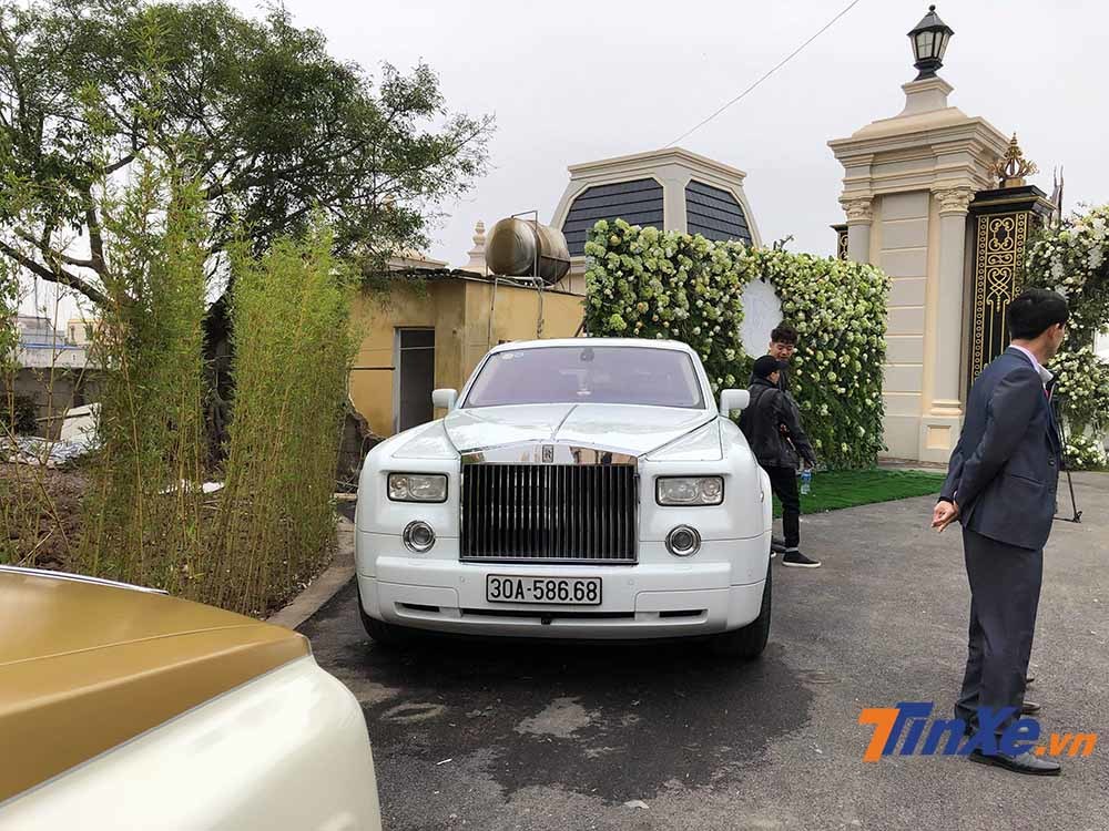 Đi đám cưới, mãn nhãn ngắm Rolls-Royce Phantom 35 tỷ