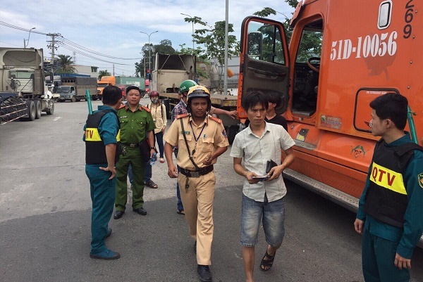 Nhiều tài xế container ở Sài Gòn 'phê' ma túy, dùng bằng giả