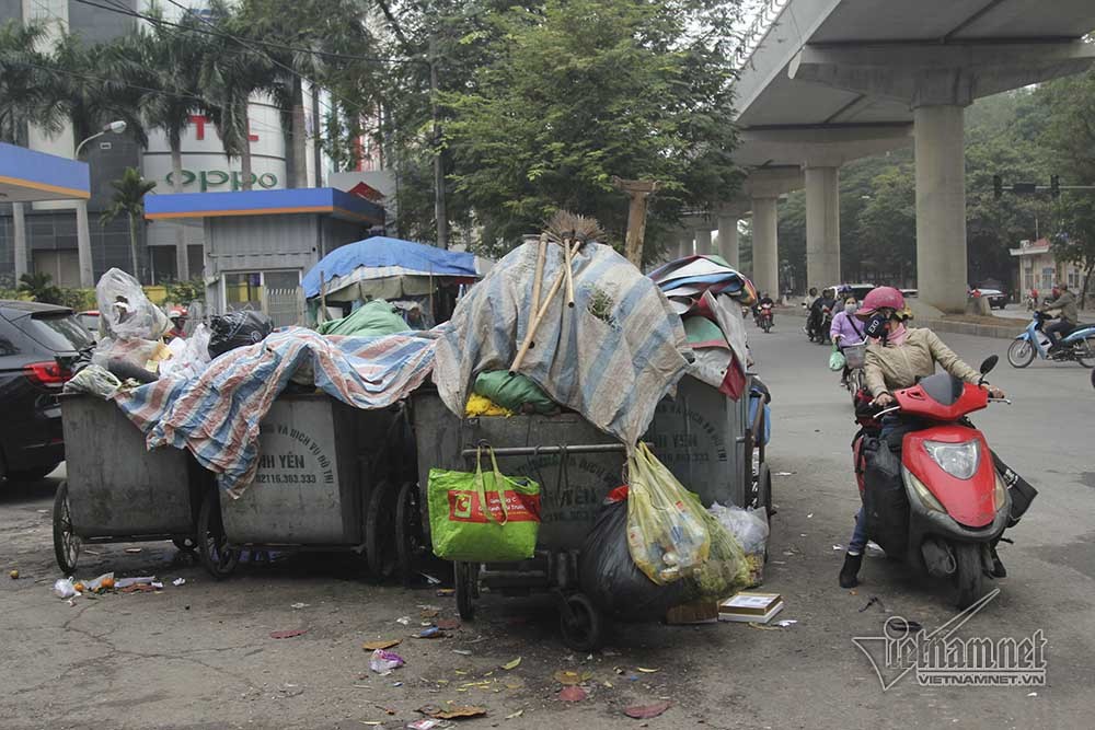 Sự cố 3 ngày không đổ rác: Phó chủ tịch Hà Nội đối thoại ở Sóc Sơn