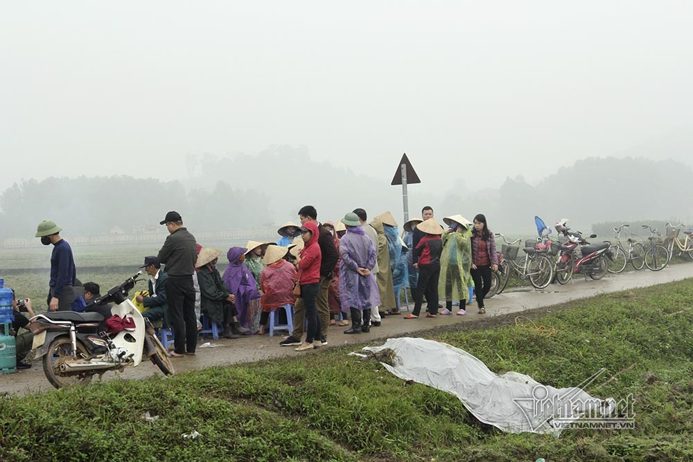 4 ngày 'màn trời chiếu đất' chặn xe rác ở Sóc Sơn