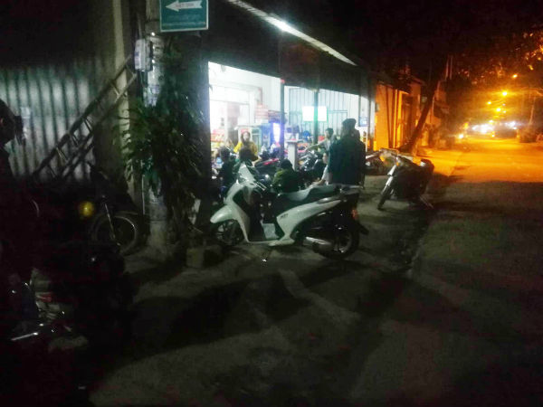 Mâu thuẫn dưới quê, nhóm thanh niên lên Sài Gòn chém người