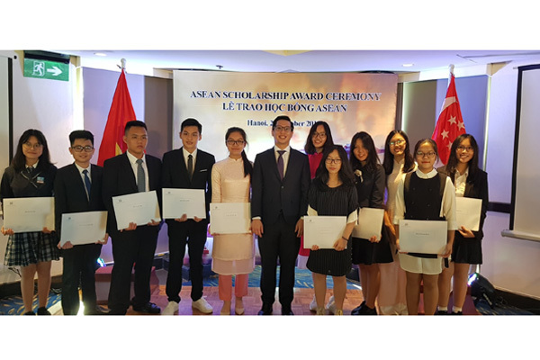 21 học sinh Việt Nam giành học bổng ASEAN 2019