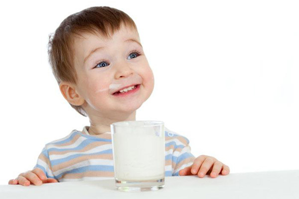 Chọn sữa tốt cho con theo từng độ tuổi