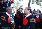Thủ tướng thăm hỏi, trao quà Tết cho đồng bào dân tộc Tây Nguyên