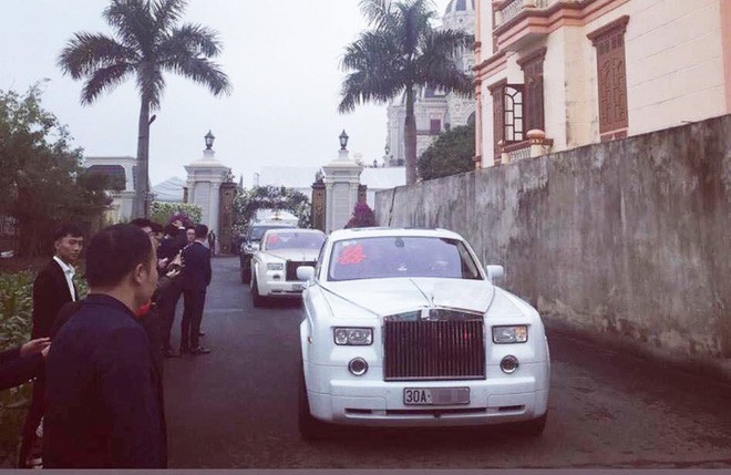 Choáng ngợp Rolls-Royce Phantom làm xe rước dâu