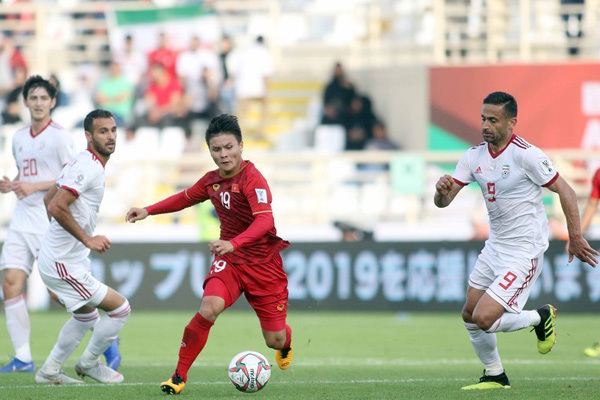 Thủ tướng mong đội tuyển bóng đá giữ vững khát vọng chiến thắng