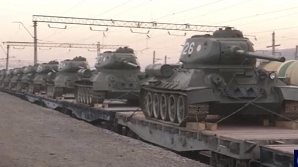 Hình ảnh loạt xe tăng Lào 'xuất' sang Nga