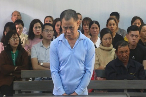 Bảo vệ siêu thị đâm chết quản lý vì bị ‘dọa’ báo cấp trên