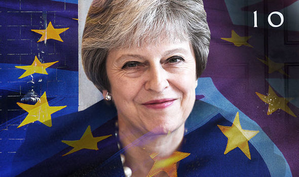 Thủ tướng Anh vượt qua bỏ phiếu bất tín nhiệm