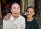 Cụ bà 86 tuổi mong có gạo cho chồng mù và con trai tàn phế