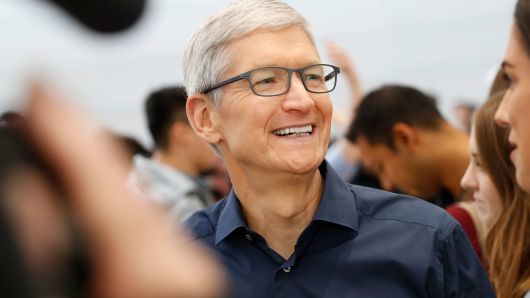 CEO Apple Tim Cook kêu gọi Mỹ giúp người dùng kiểm soát dữ liệu cá nhân