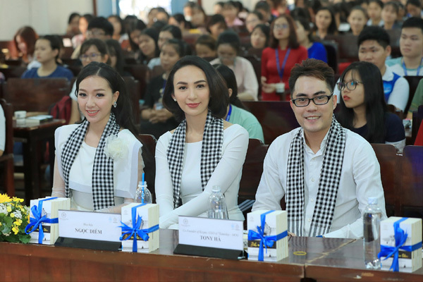 Hoa hậu Ngọc Diễm: Bí quyết thành công là ham đọc sách