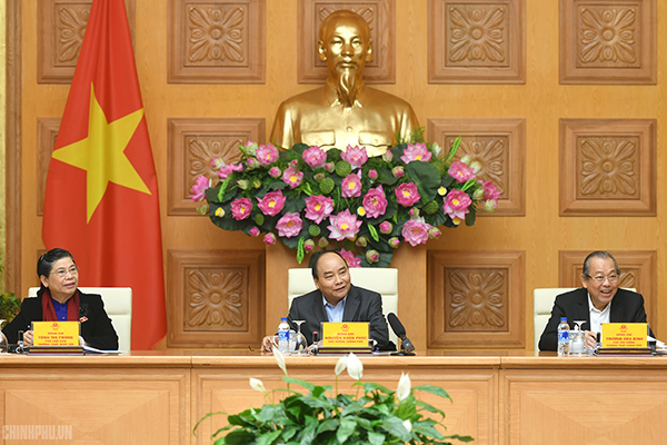 Thủ tướng chủ trì phiên họp Tiểu ban KTXH Đại hội 13