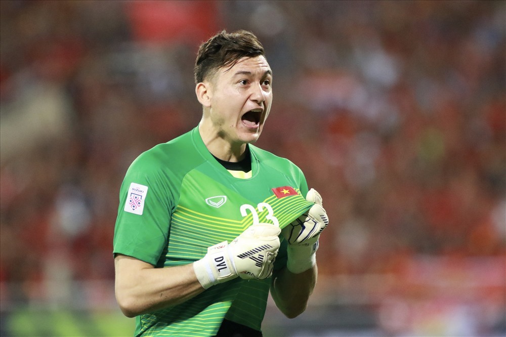 Đặng Văn Lâm lo ngại Jordan đá phạt góc, vòng 1/8 Asian Cup 2019