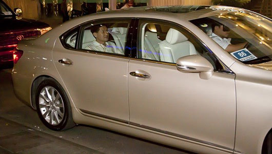 Đẳng cấp chơi siêu xe triệu USD của nhà ông Johnathan Hạnh Nguyễn