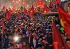 Việt Nam vào tứ kết Asian Cup: Vỡ òa chiến thắng, sung sướng vô cùng