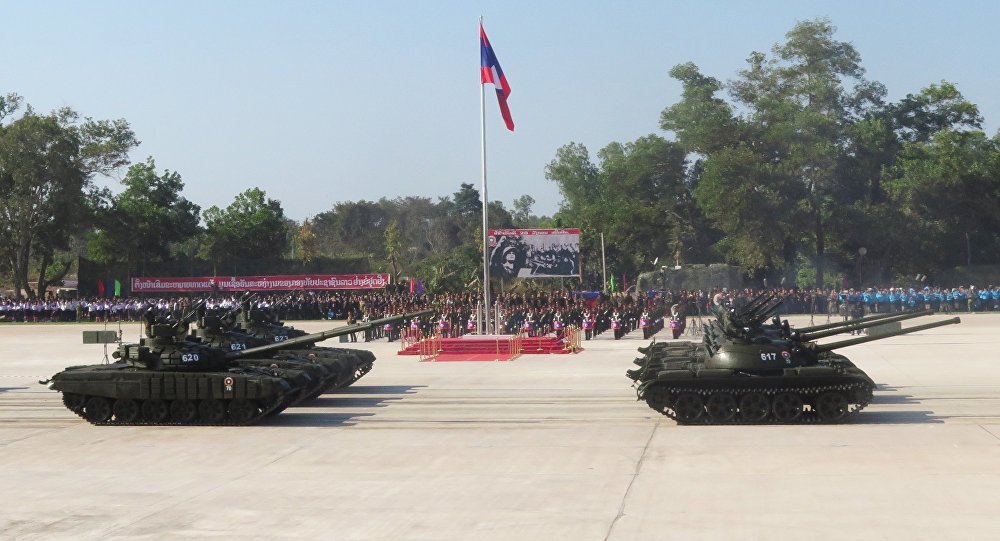 Lào diễu binh, trình làng hàng loạt thiết bị quân sự Nga