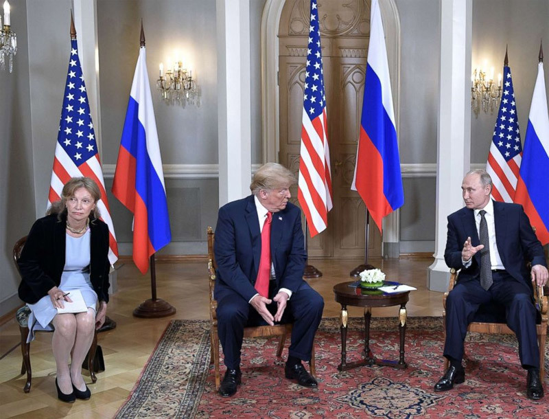 Phiên dịch viên giữa tâm bão Trump-Putin họp kín là ai?