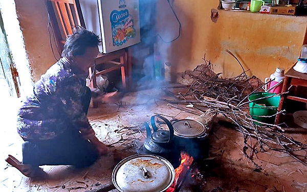 Sự thật về người mẹ 'điên' dưới chân núi Sóc Sơn