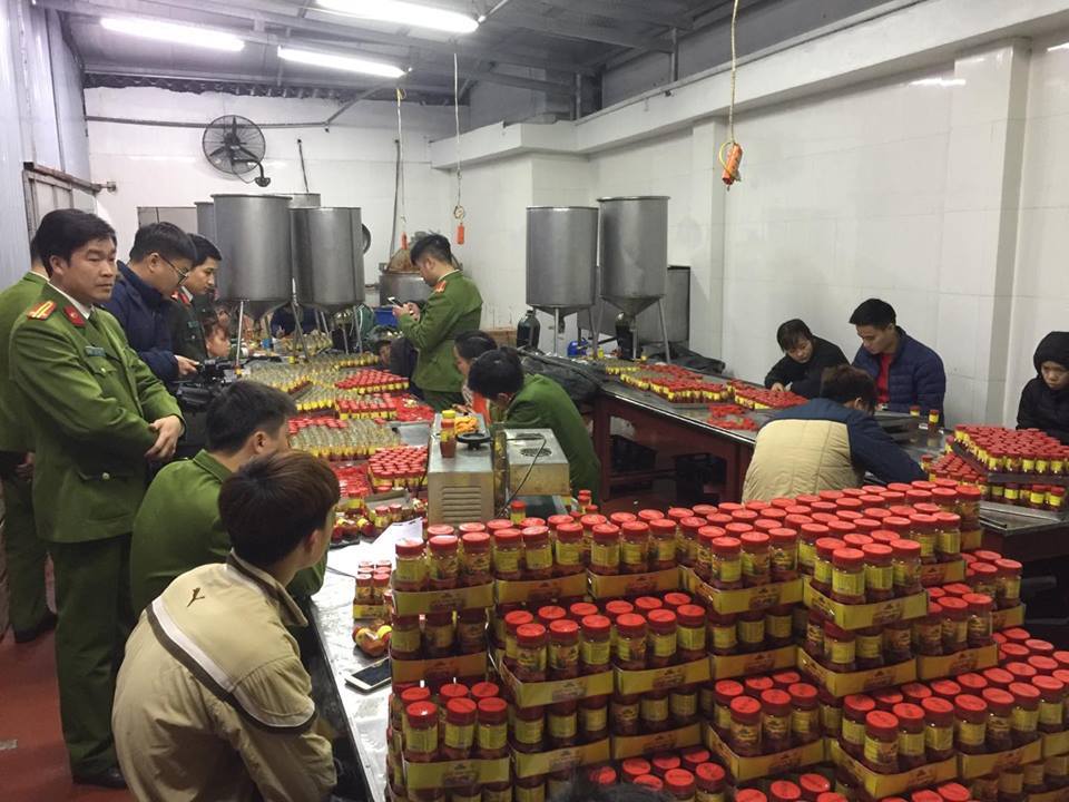 Bí mật kinh hoàng bên trong hàng nghìn lọ sa tế giả