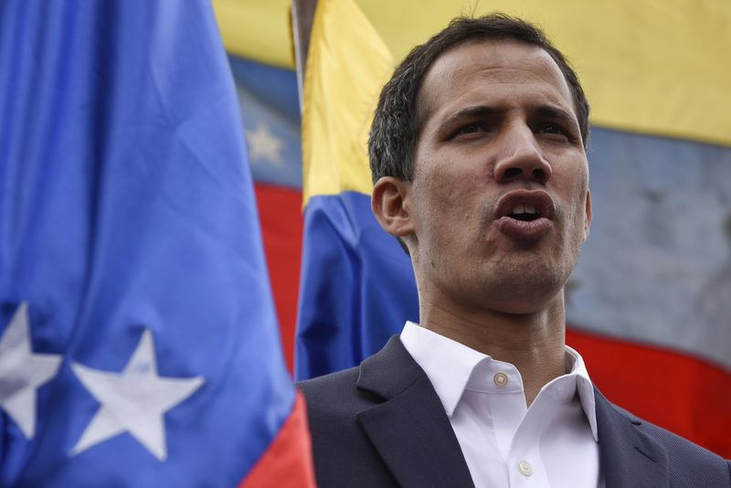 Chân dung người tự xưng Tổng thống lâm thời Venezuela