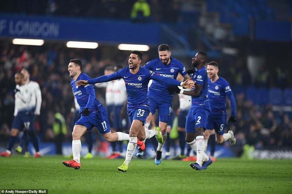 Chelsea vào chung kết Cúp Liên đoàn sau màn 