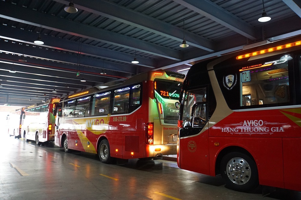 Buýt 5 sao: Thưởng thức chuyến đi tuyệt vời trên chiếc buýt 5 sao với những tiện nghi và dịch vụ cao cấp nhất. Đảm bảo sự thoải mái và an toàn cho mỗi hành khách, bạn sẽ được tận hưởng không gian xanh và khám phá đẹp của thành phố một cách tối đa.