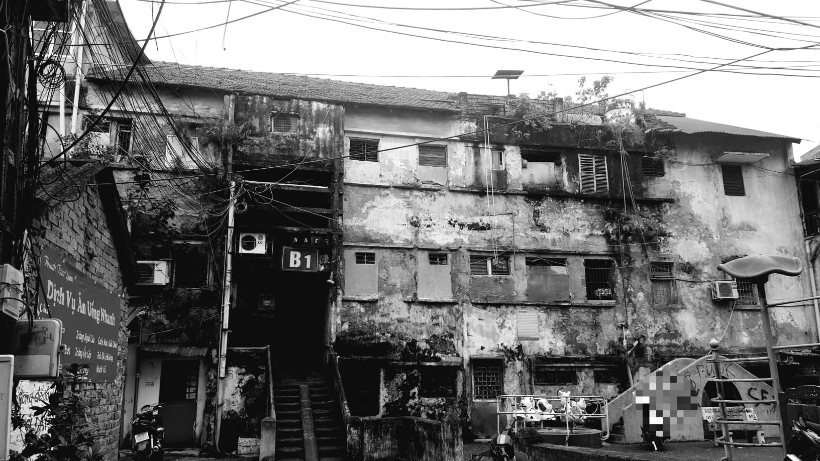 Thùng hàng lớn chứa cả gia tài của ‘đại gia’ Hà Nội