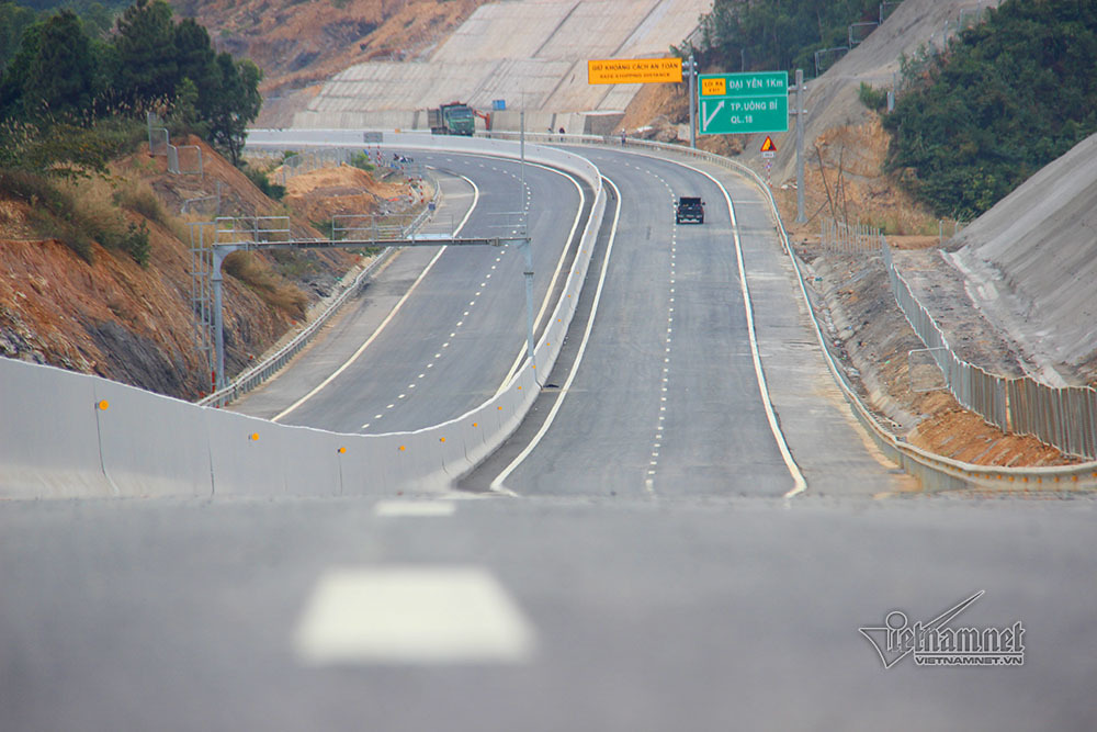 Cao tốc Bắc- Nam đoạn Diễn Châu- Bãi Vọt hơn 11.000 tỷ được kí kết