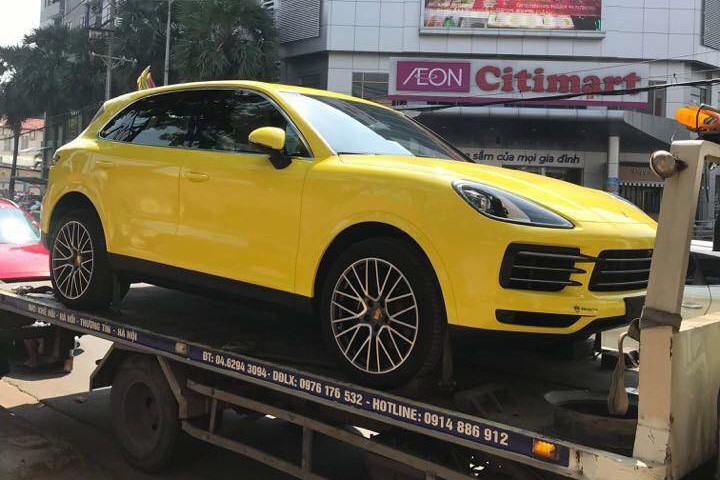 Một tỷ 'trang điểm' Porsche Cayenne chơi Tết: Chất chơi đại gia Bình Dương