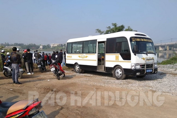 Thả cá tiễn ông Táo, người đàn ông trượt chân ngã tử vong