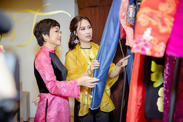 NTK Vân Trần  ra mắt thương hiệu áo dài Phúc Tâm An