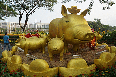 Linh vật ngộ nghĩnh ở đường hoa Tết 'phố nhà giàu' Sài Gòn