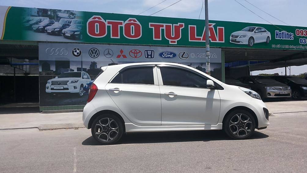 Thuê xe tự lái chơi Tết: Đừng để tiền mất tật mang
