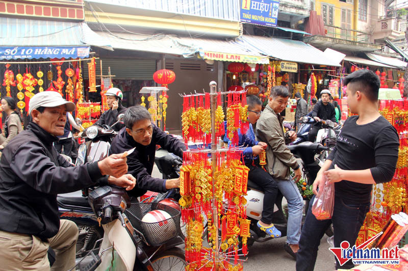 'Tết, phụ nữ kêu khổ, đàn ông còn khổ hơn'