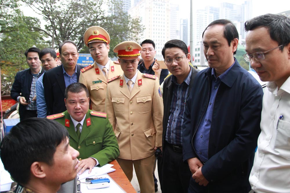 Thứ trưởng xuống đường, chứng kiến tài xế xe khách dương tính ma túy