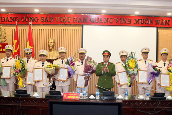 Bộ Công an bổ nhiệm chức danh cho 10 cán bộ công an Hà Nội