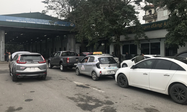 Lỡ hạn đăng kiểm, đừng dại mà mượn tem ra đường dịp Tết