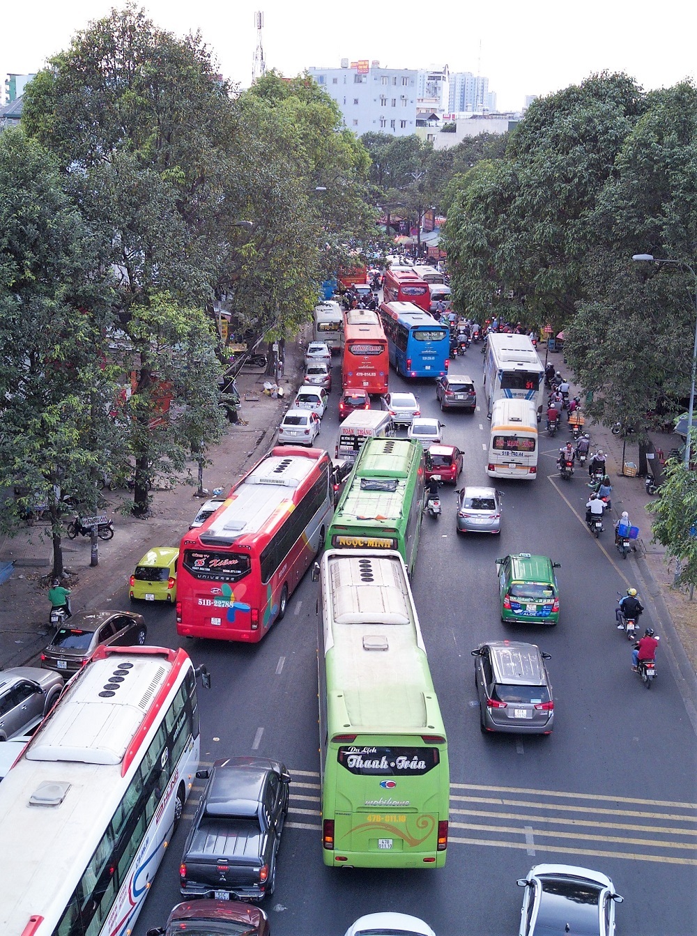 Bến xe lớn nhất Sài Gòn 'nghẹt thở' vào cao điểm Tết